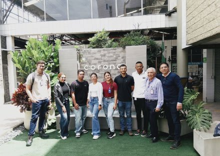 salida-academica-a-la-empresa-corona-inspirando-el-futuro-profesional-de-nuestros-estudiantes