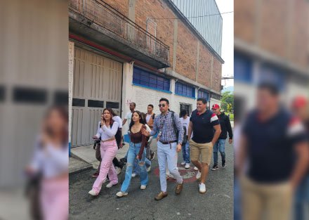 salida-academica-a-la-empresa-mundo-unico-impulsando-la-conexion-entre-academia-y-empresa